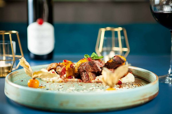 Où découvrir les meilleures traditions culinaires de la Sicile, Italie : restaurants et marchés recommandés ?